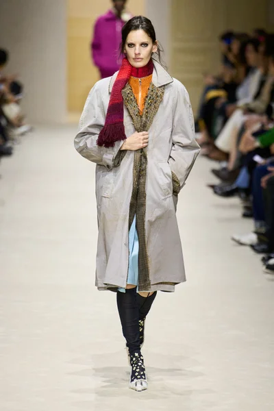 Look 13